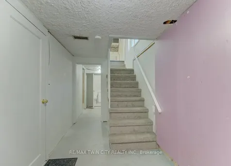 478 Wellington Street N Kitchener ON N2H 5L5