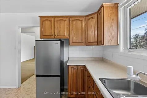 922 Wightman Avenue Peterborough ON K9J 5W7