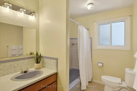 922 Wightman Avenue Peterborough ON K9J 5W7