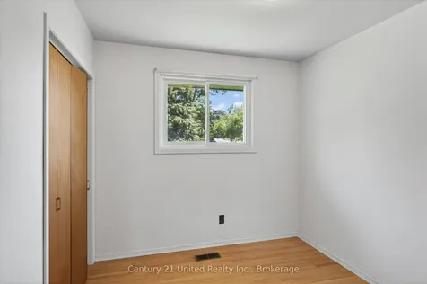 922 Wightman Avenue Peterborough ON K9J 5W7