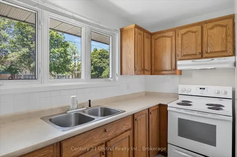 922 Wightman Avenue Peterborough ON K9J 5W7