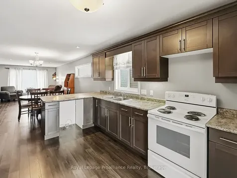 8 Tessa Boulevard Belleville ON K8N 4Z5