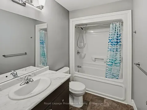 8 Tessa Boulevard Belleville ON K8N 4Z5