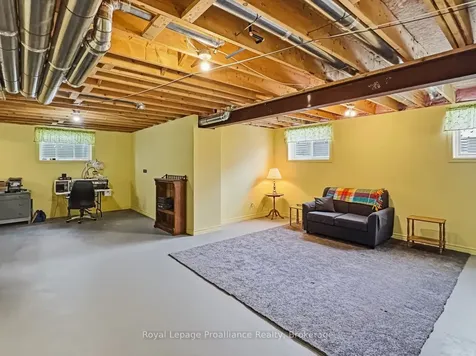 8 Tessa Boulevard Belleville ON K8N 4Z5