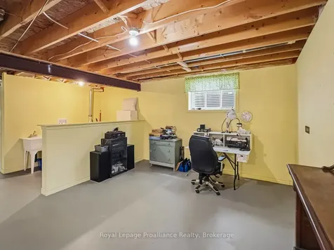 8 Tessa Boulevard Belleville ON K8N 4Z5