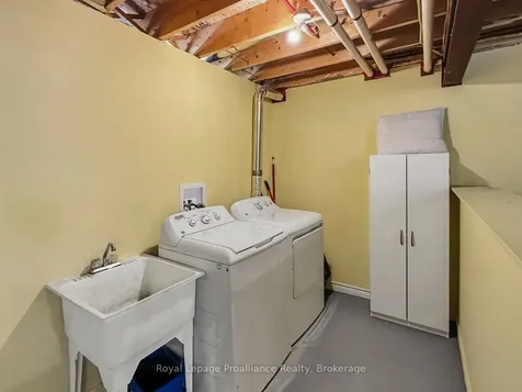 8 Tessa Boulevard Belleville ON K8N 4Z5