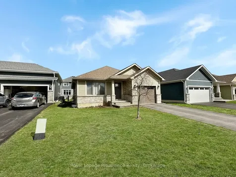 8 Tessa Boulevard Belleville ON K8N 4Z5