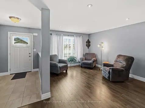 8 Tessa Boulevard Belleville ON K8N 4Z5