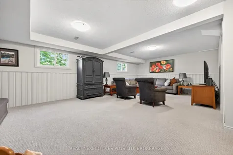 8462 Regan Drive Niagara Falls ON L2G 7P7