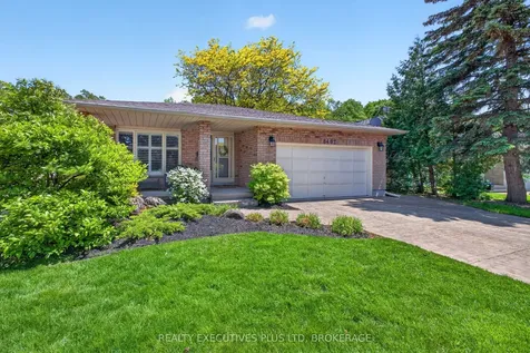 8462 Regan Drive Niagara Falls ON L2G 7P7