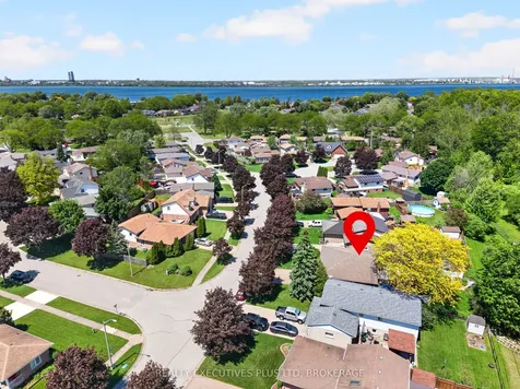 8462 Regan Drive Niagara Falls ON L2G 7P7