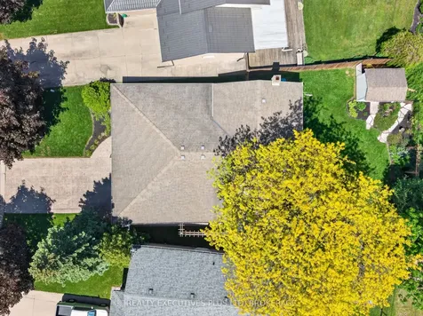 8462 Regan Drive Niagara Falls ON L2G 7P7
