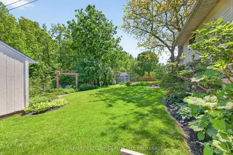 8462 Regan Drive Niagara Falls ON L2G 7P7