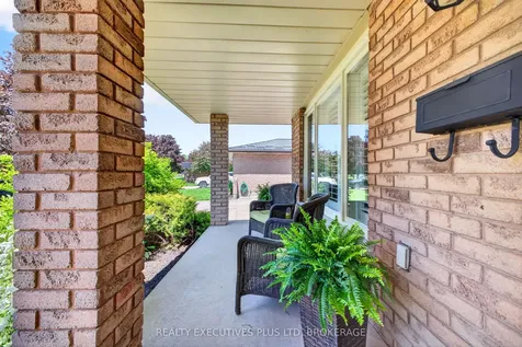 8462 Regan Drive Niagara Falls ON L2G 7P7