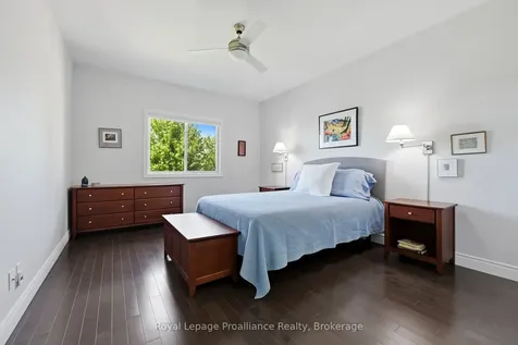 17 Hanover Court Belleville ON K8N 4Z5