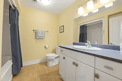 17 Hanover Court Belleville ON K8N 4Z5