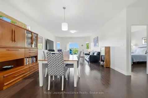 17 Hanover Court Belleville ON K8N 4Z5