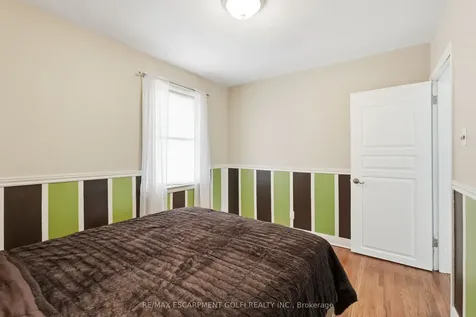 764 Brucedale Avenue E Hamilton ON L8V 1R9