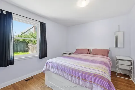 764 Brucedale Avenue E Hamilton ON L8V 1R9