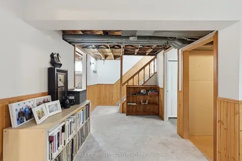764 Brucedale Avenue E Hamilton ON L8V 1R9