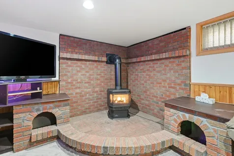 764 Brucedale Avenue E Hamilton ON L8V 1R9