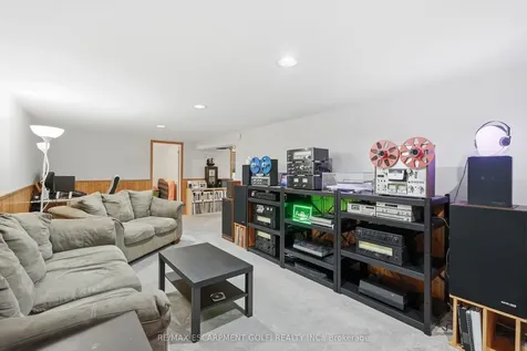 764 Brucedale Avenue E Hamilton ON L8V 1R9