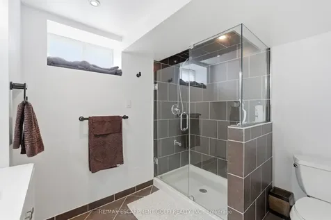 764 Brucedale Avenue E Hamilton ON L8V 1R9