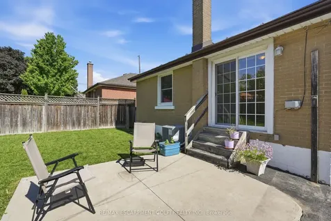 764 Brucedale Avenue E Hamilton ON L8V 1R9