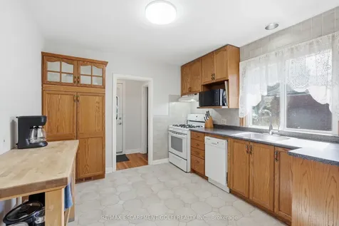 764 Brucedale Avenue E Hamilton ON L8V 1R9
