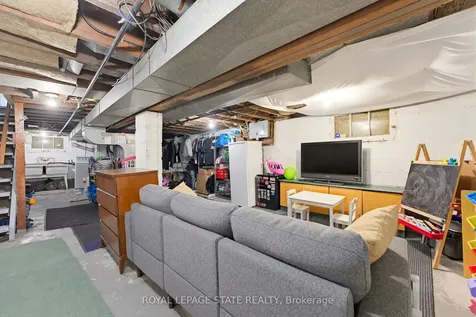 124 Campbell Avenue Hamilton ON L8H 2E9