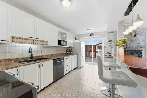 5 Harrington Court Kanata ON K2K 2S7