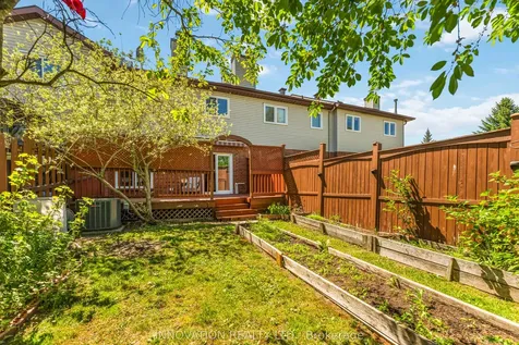 5 Harrington Court Kanata ON K2K 2S7