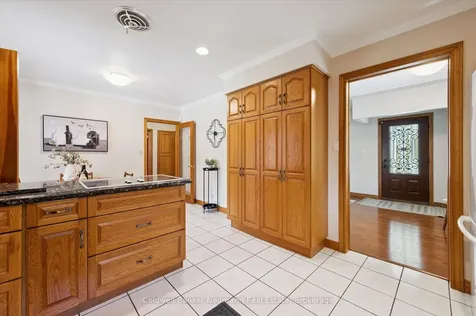 9 Ottawa Crescent Guelph ON N1E 2A4
