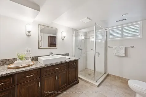 9 Ottawa Crescent Guelph ON N1E 2A4