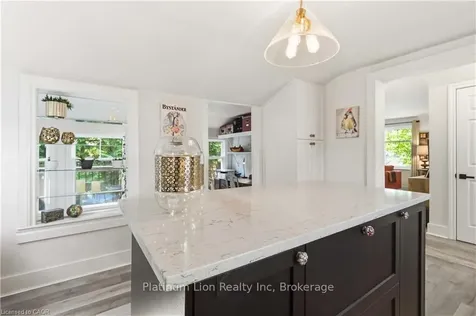 8 Tolhurst Avenue Brant ON N0E 1N0