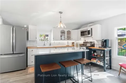 8 Tolhurst Avenue Brant ON N0E 1N0