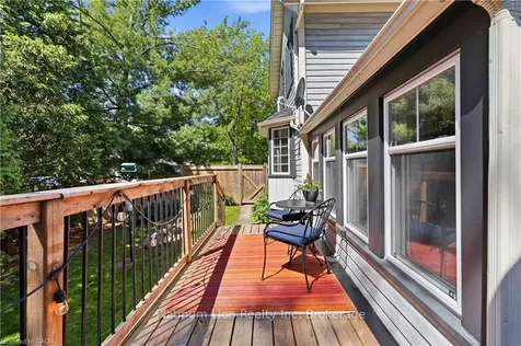 8 Tolhurst Avenue Brant ON N0E 1N0