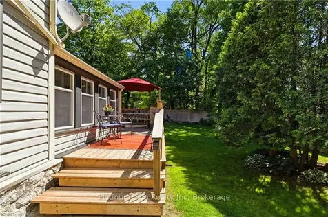8 Tolhurst Avenue Brant ON N0E 1N0