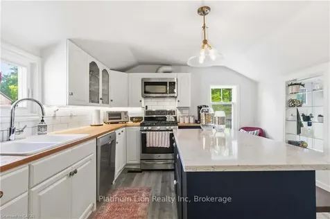 8 Tolhurst Avenue Brant ON N0E 1N0