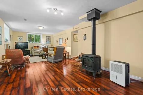 16 Breisacher Road Huntsville ON P1H 2N5