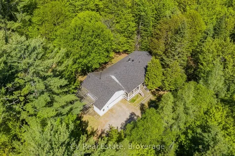 16 Breisacher Road Huntsville ON P1H 2N5