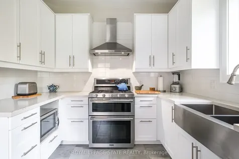 125 Delaware Avenue Hamilton ON L8M 1V2