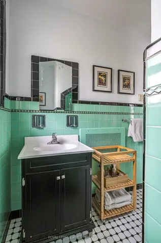 125 Delaware Avenue Hamilton ON L8M 1V2
