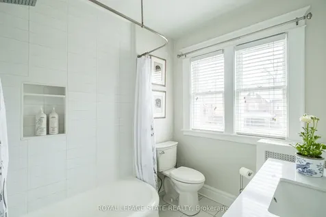 125 Delaware Avenue Hamilton ON L8M 1V2