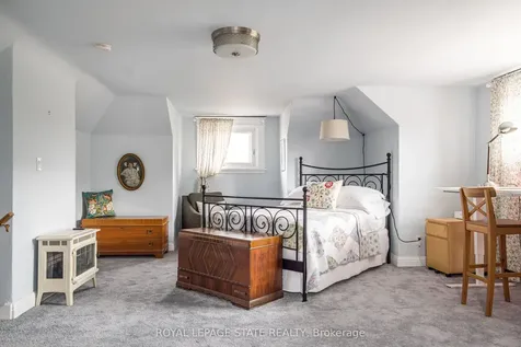 125 Delaware Avenue Hamilton ON L8M 1V2