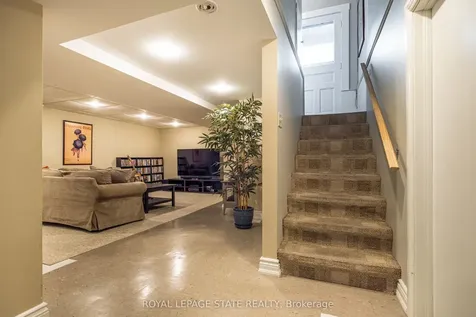 125 Delaware Avenue Hamilton ON L8M 1V2