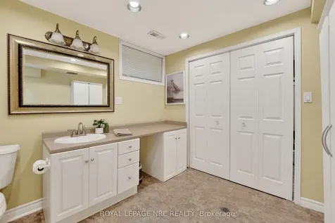 4 Bolger Drive St. Catharines ON L2N 7L3