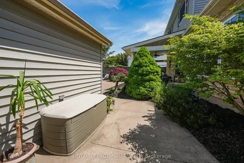 4 Bolger Drive St. Catharines ON L2N 7L3