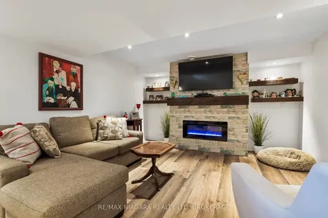149 Roselawn Crescent Welland ON L3C 0C5