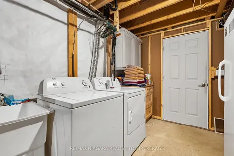 149 Roselawn Crescent Welland ON L3C 0C5